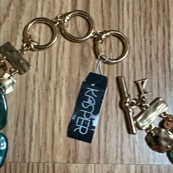 KASPER SHADES OF GREEN LARGE RESIN BEADED GOLD TOGGLE CLASP 18-21" NECKLACE-NWT - Picture 7 of 11